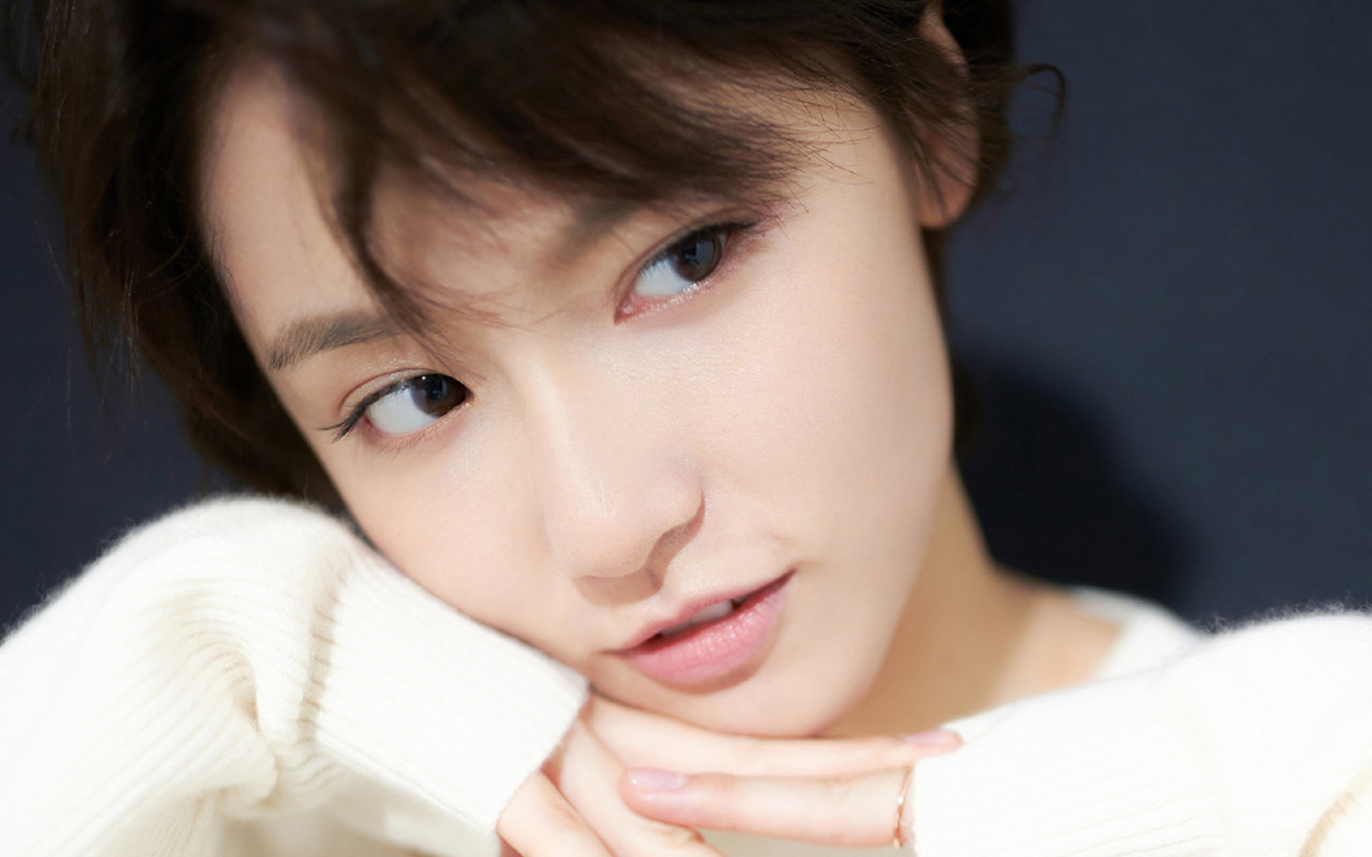 国际热身赛国家队惨败 球迷讨论战术短板,国际热身赛直播