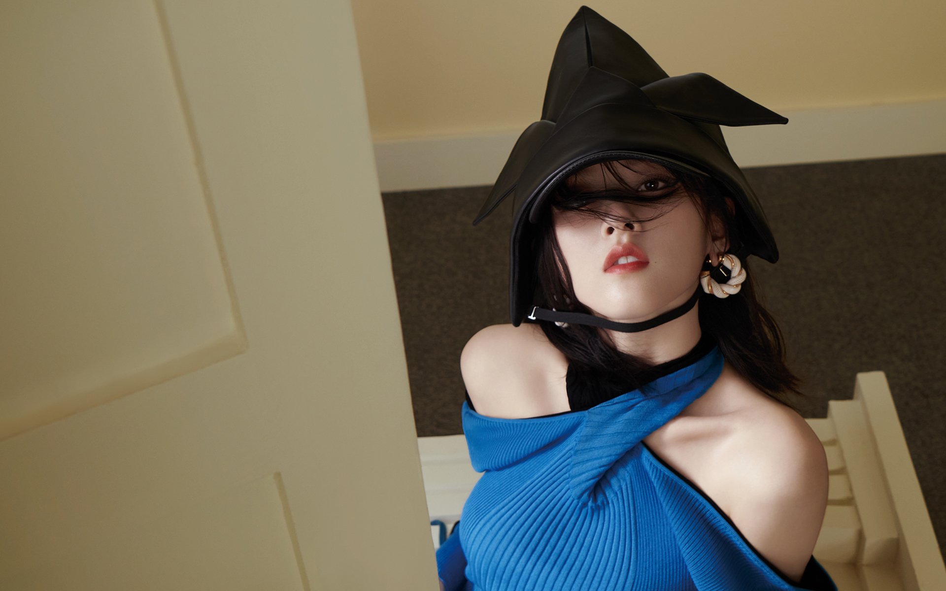 特色足球场馆融入智能安保系统，保障赛事安全稳定，足球场馆建设