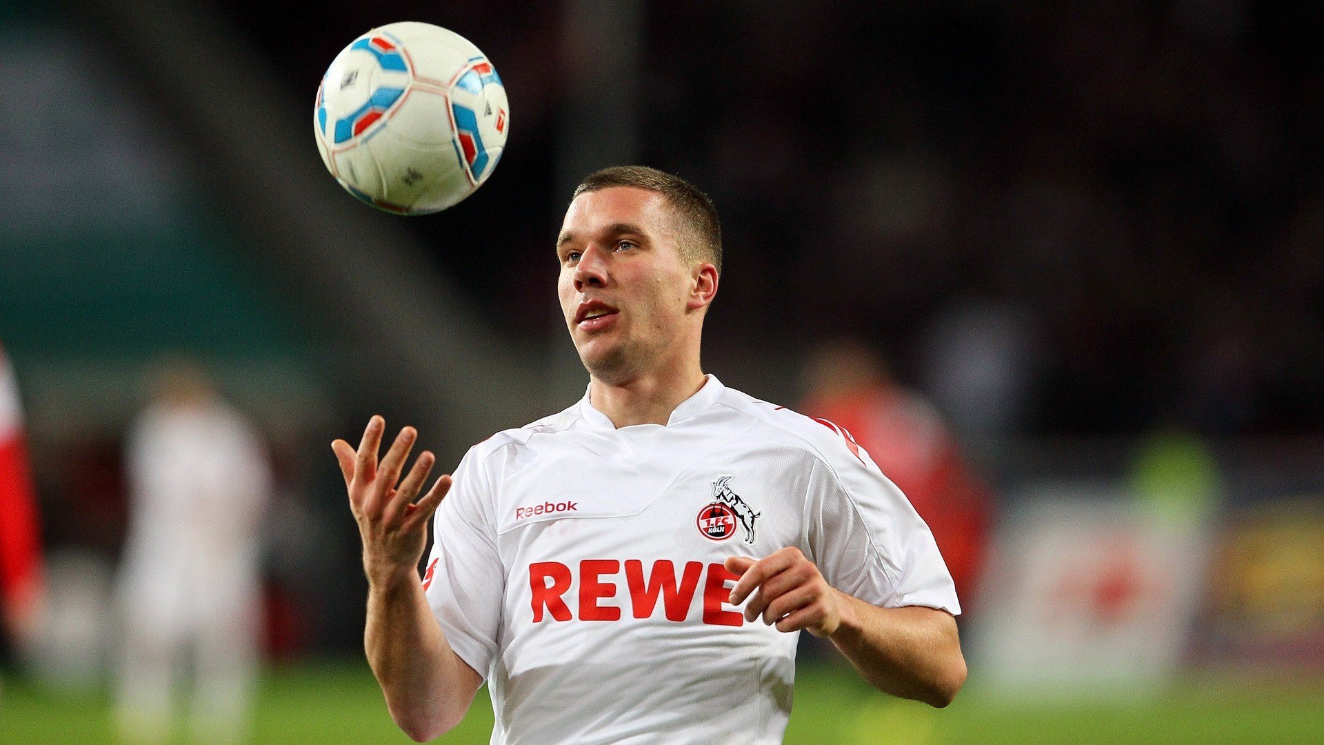 BLG逆境翻盘点燃观众热情:英雄归来之路